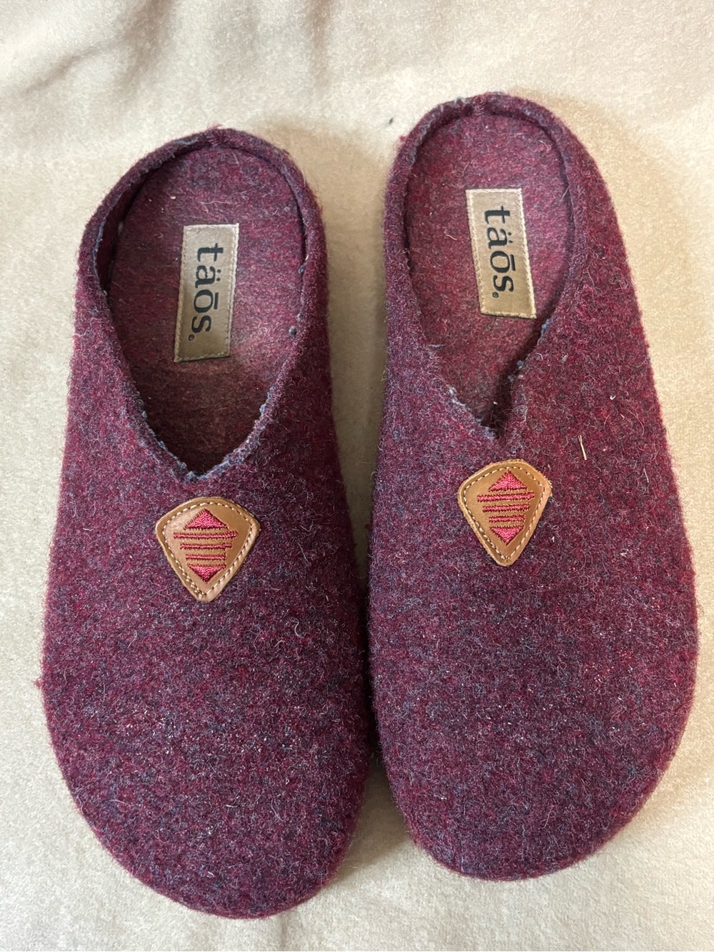 Taos Shoes My Sweet Wool Clogs Women's Slip On Slipper Burgundy Sz 8.5 VGUC